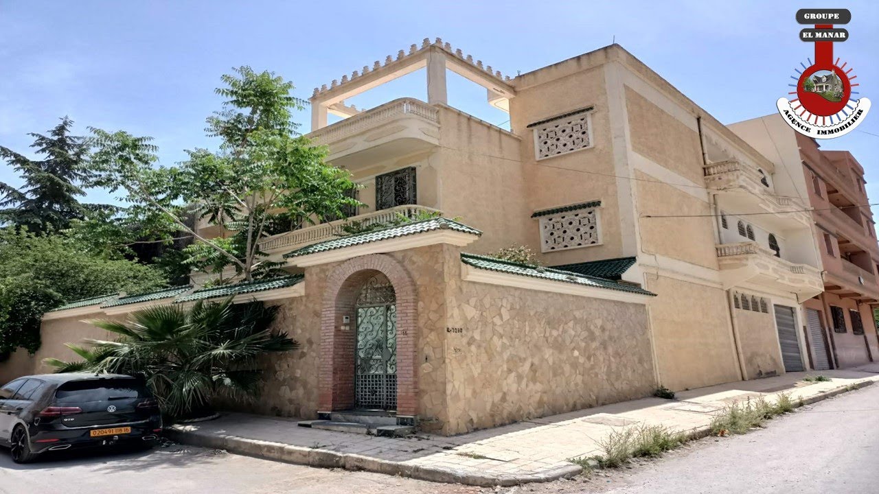 فيلا🏠 للبيع 300 متر ◀️طابق ارضي+2 ذات واجهتين الموقع📍حي الزهور باتنة
