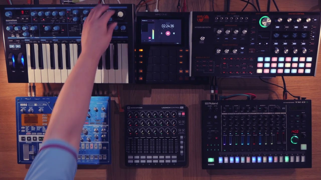 Roland TR-8S // Korg Emx // ASM Hydrasynth // Novation Bass Station II // MPC One - Dawless Trance