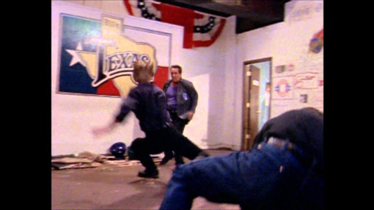 Walker: Texas Ranger - Cordell and Trent fight