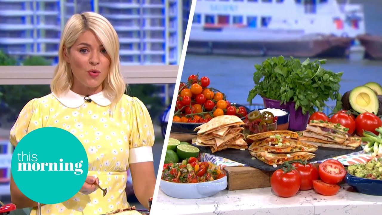 Holly Enjoys Phil Vickery's Mexican Feast & Tequila | This Morning