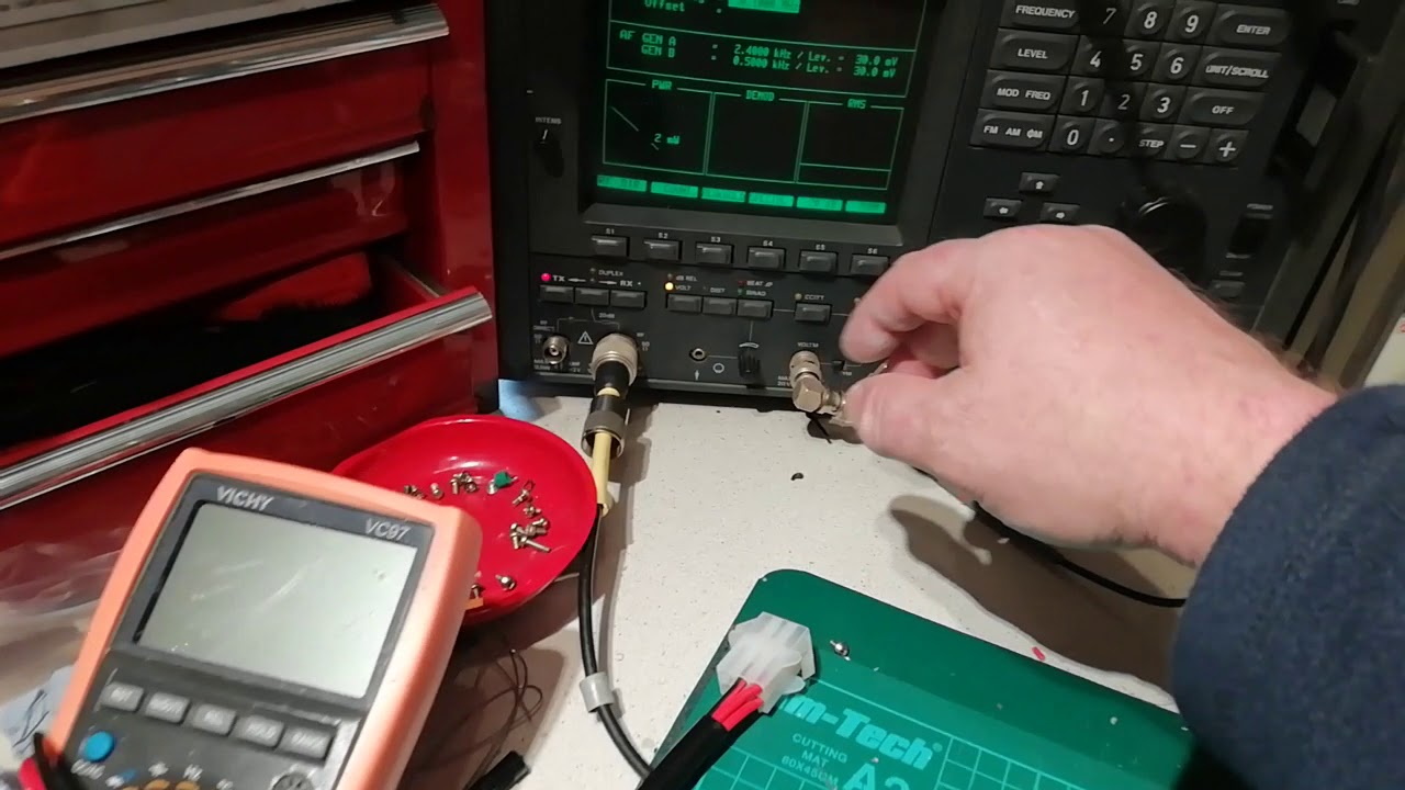Kenwood TS-680S receiver test on antenna and test set.