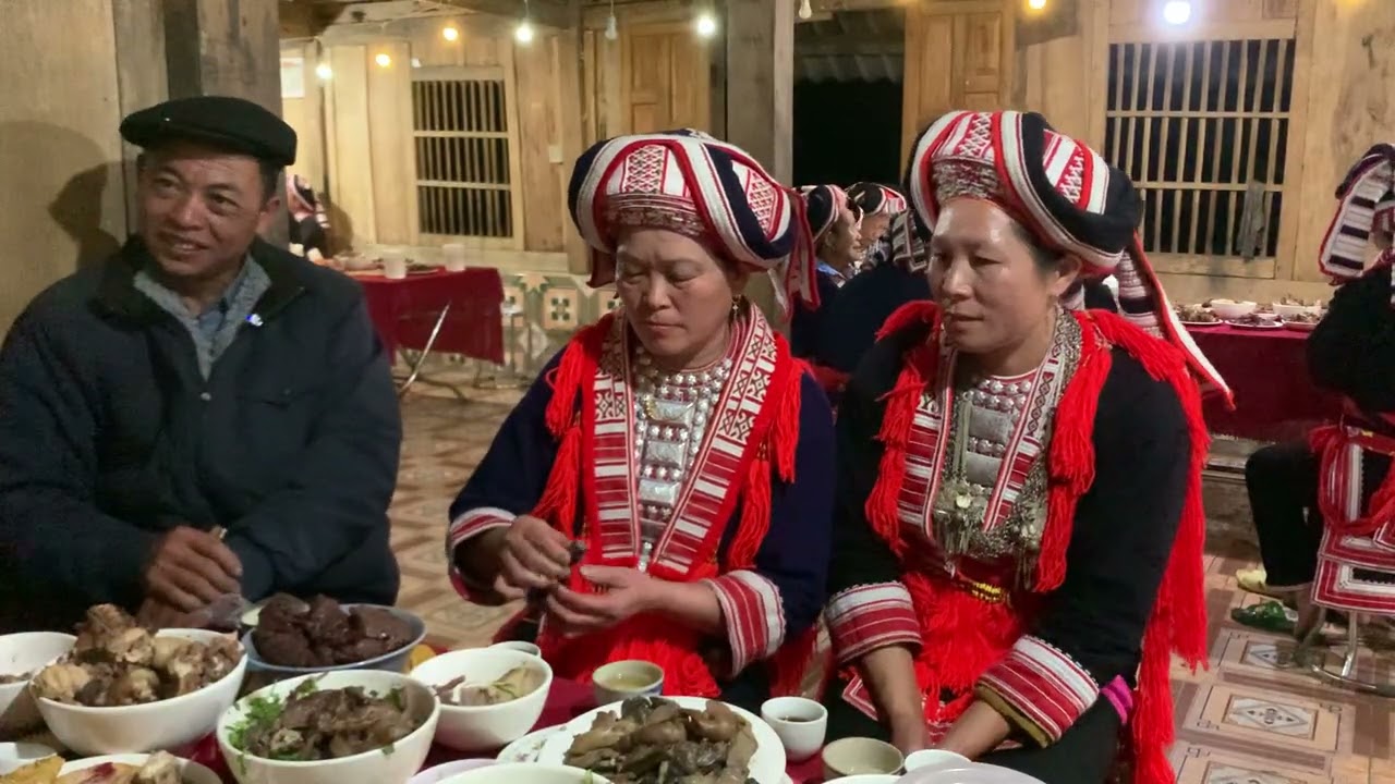 páo dung đám cưới dao đỏ xã nậm Khoà 