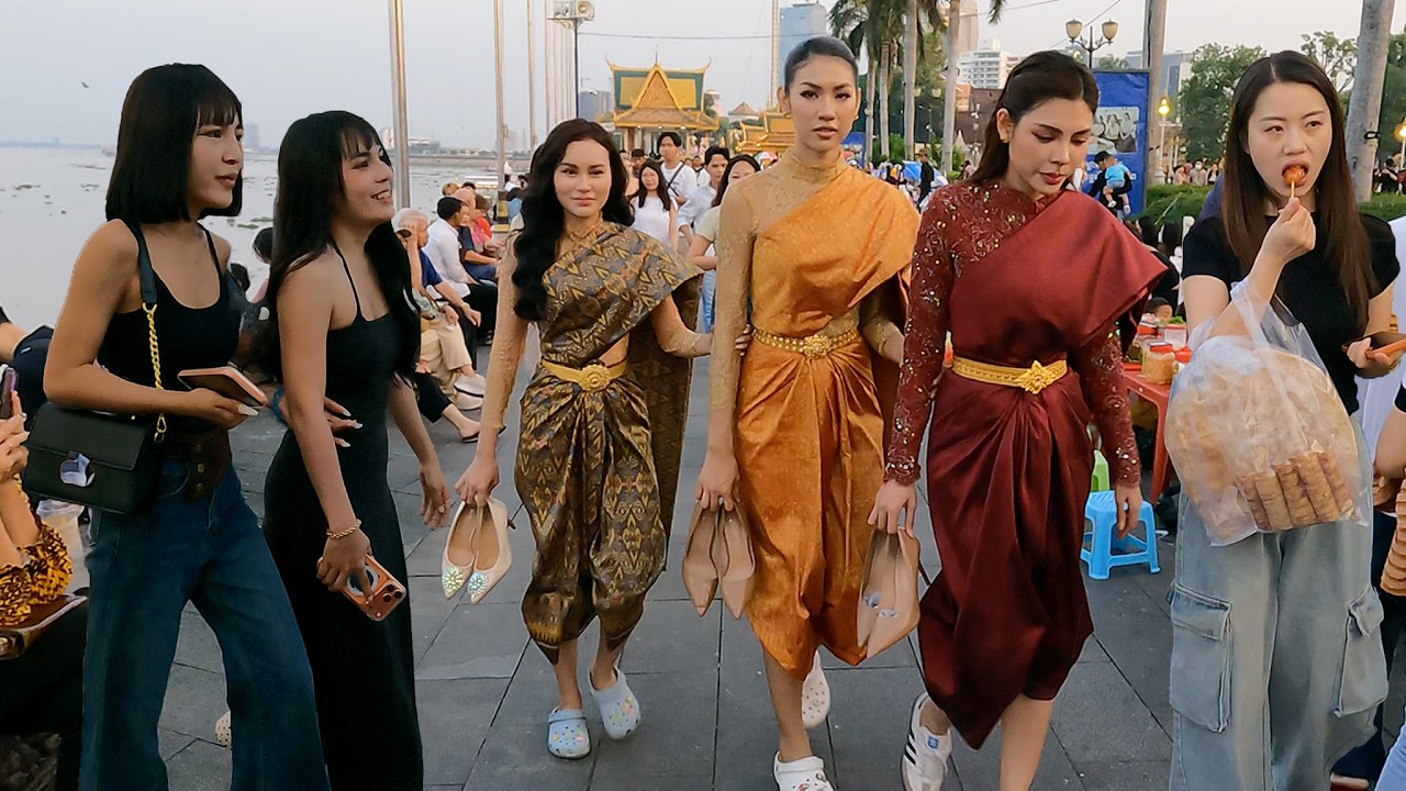 Inside the NEW 2026 Chaktomuk Walk Street! Best Street Food in Phnom Penh After Dark