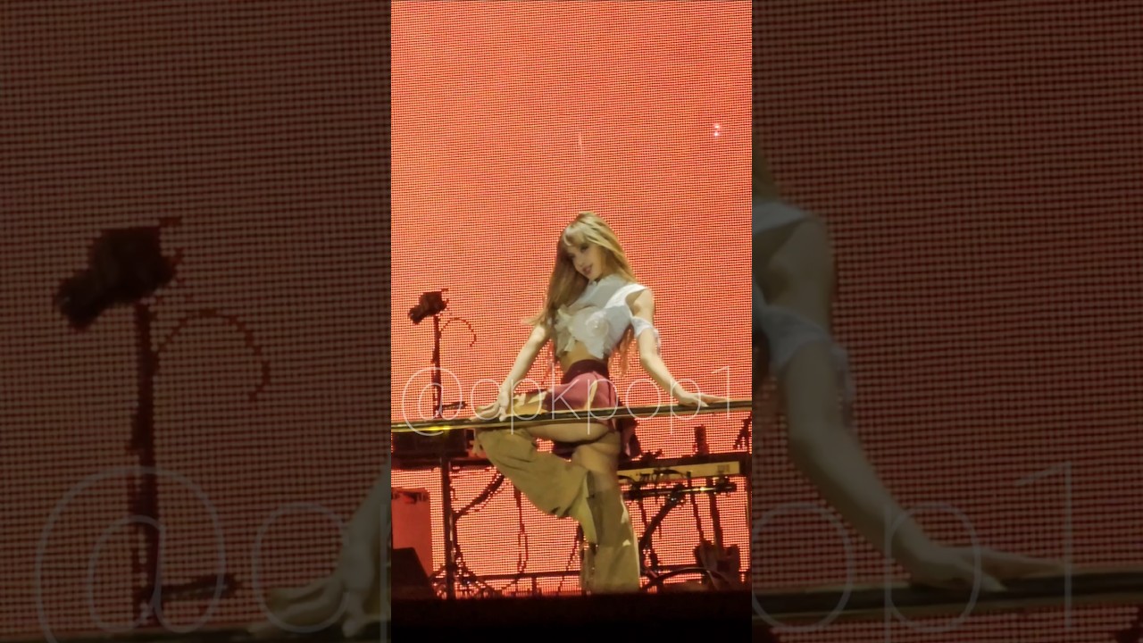 Lisa 💫 #kpop #BLACKPINK #kpopconcert #lisa #ros&eacute; #jisoo #jennie #lalisa #deadlineworldtour #deadline