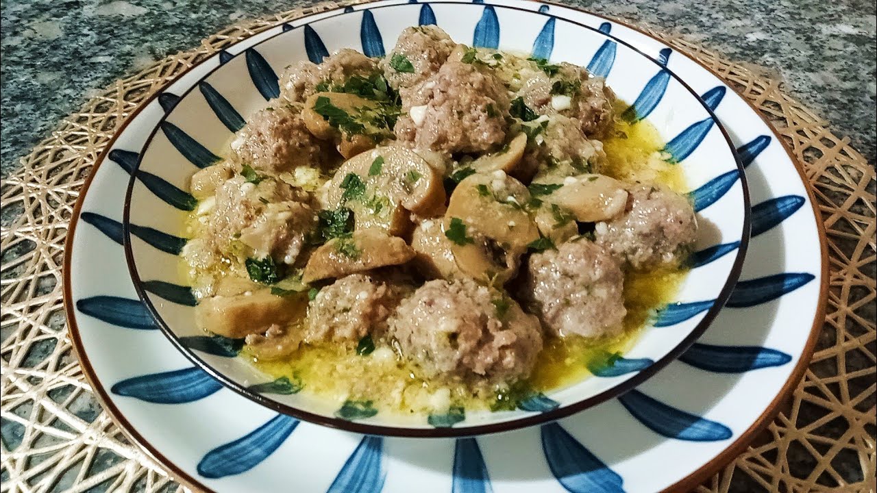 اطباق رمضانية طاجين كفتة بالشومبينيو(الفطر) بنة روعة مع سر ليخلي كفتة طرية و مرقة مجمرة و معسلة