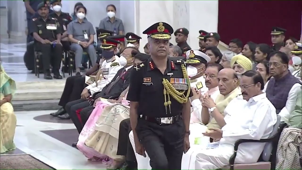 President Kovind presents Param Vishisht Seva Medal to Lieutenant General Anant Prasad Singh