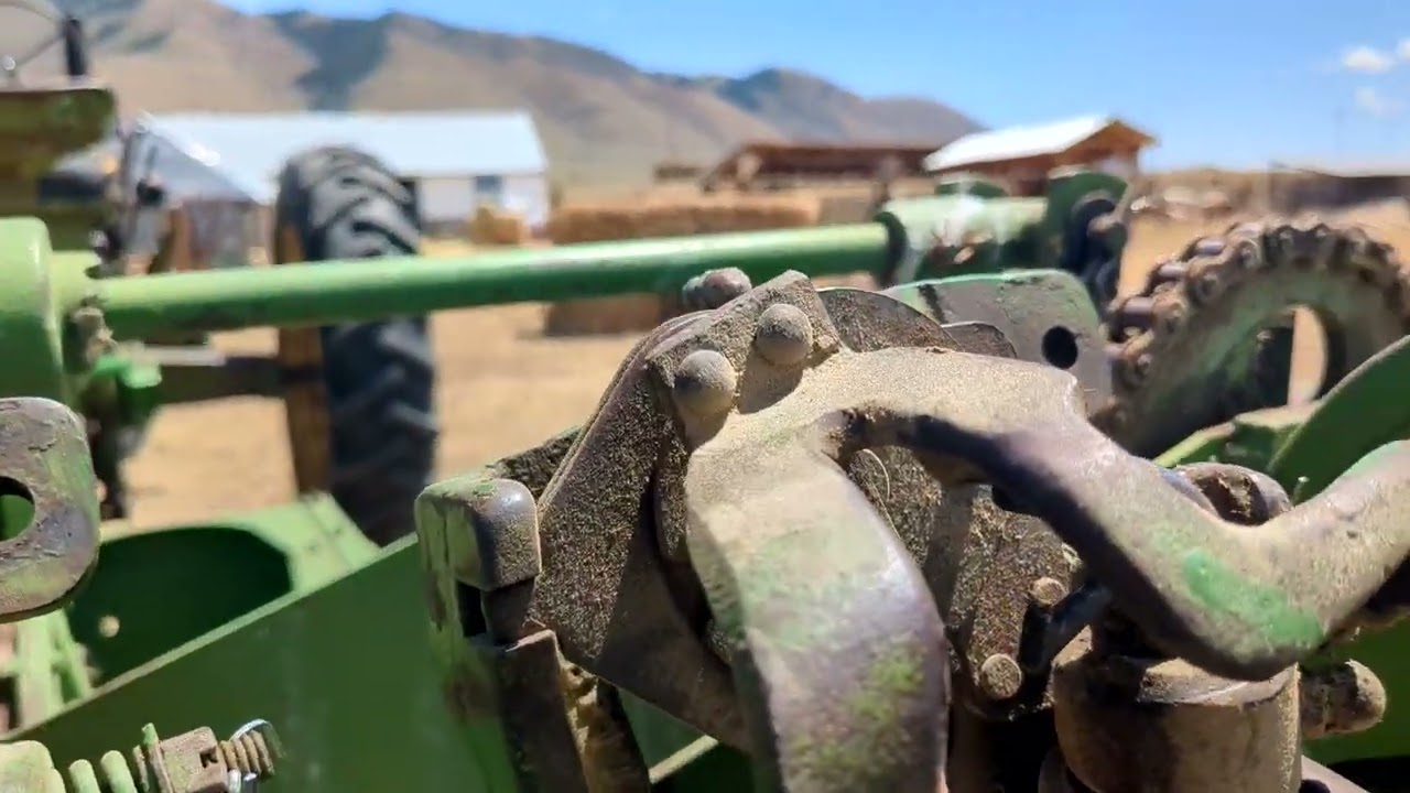 Learning from my own video. John Deere 14t baler knotter