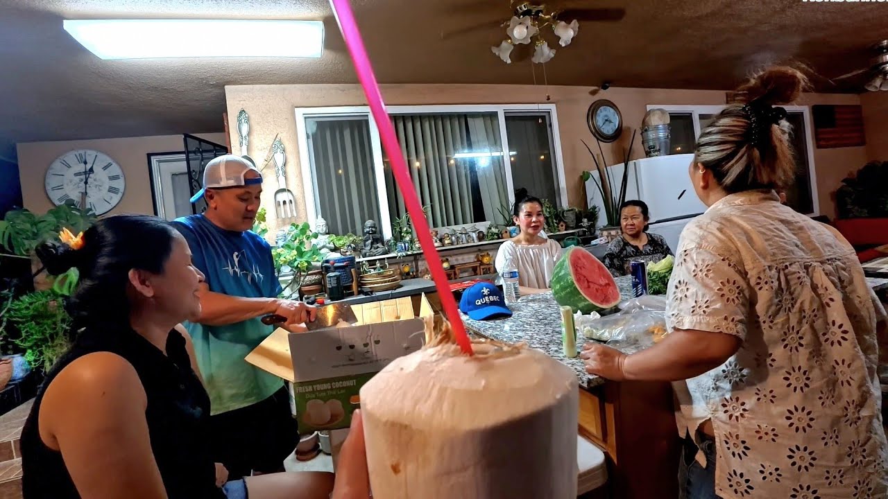 Visiting Lao friends in Fresno, the house with many types of plants.