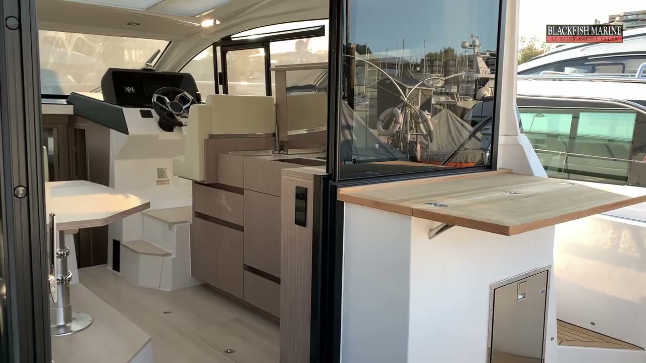 2022 Sealine C335 - Full Video tour