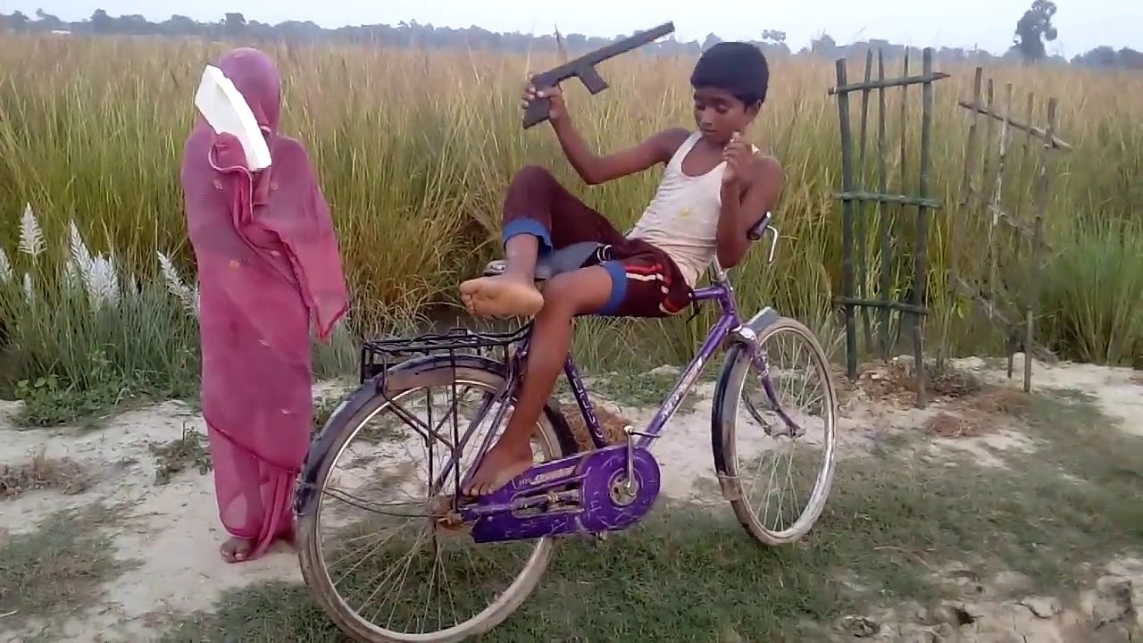Gaw ki comedy song bhag chala saikiliye pe Delhi