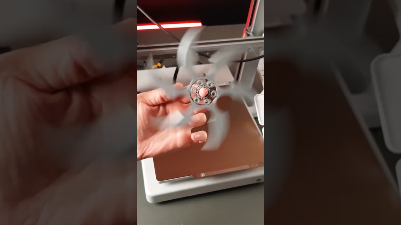 Drukowany w 3D Cyber ​​Blade Spinner 🌀 #druk3d #rękodzieło #zr&oacute;bto_sam #szorty