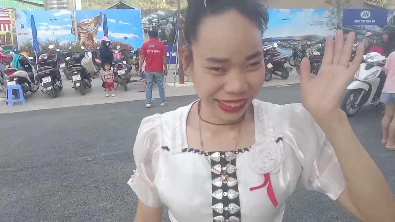 Em hương đi du lịch ở thuận châu sơn la đã về đến tuần giáo rồi nha