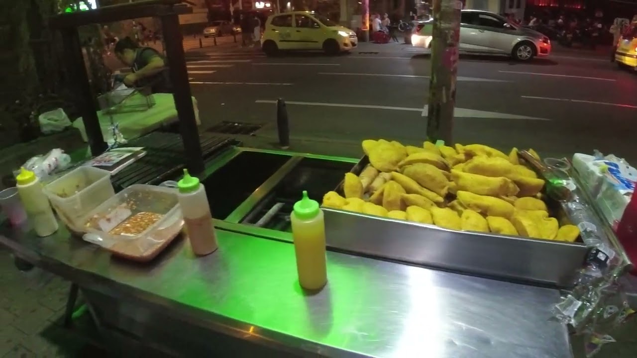 NIGHT LIFE LA 70 MEDELLIN COLOMBIA