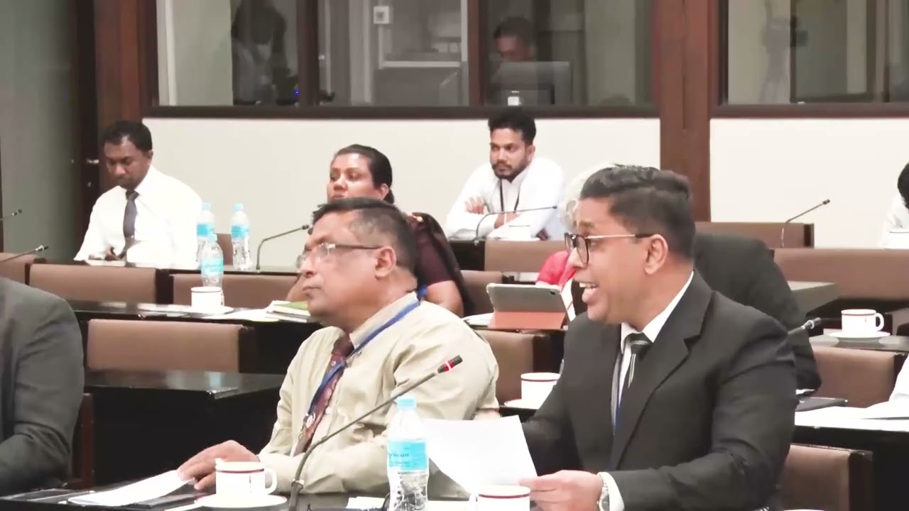 ආර්ථික අර්බුදයෙන් ණයවූ ව්‍යවසායකයින් ගැන මුදල් කාරක සභාවේ අවධානය