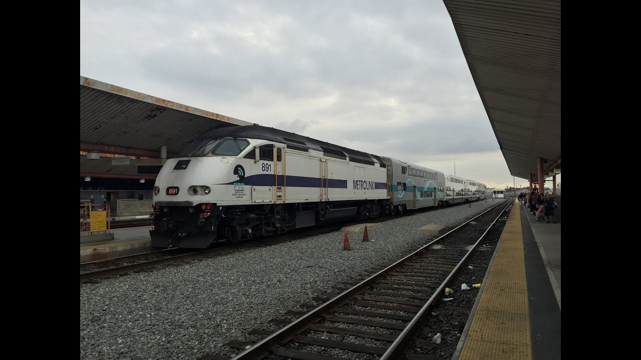 Amtrak, Metrolink, & Metro Rail HD 60fps: One Hour of Evening Action at LA Union Station (3/5/16)