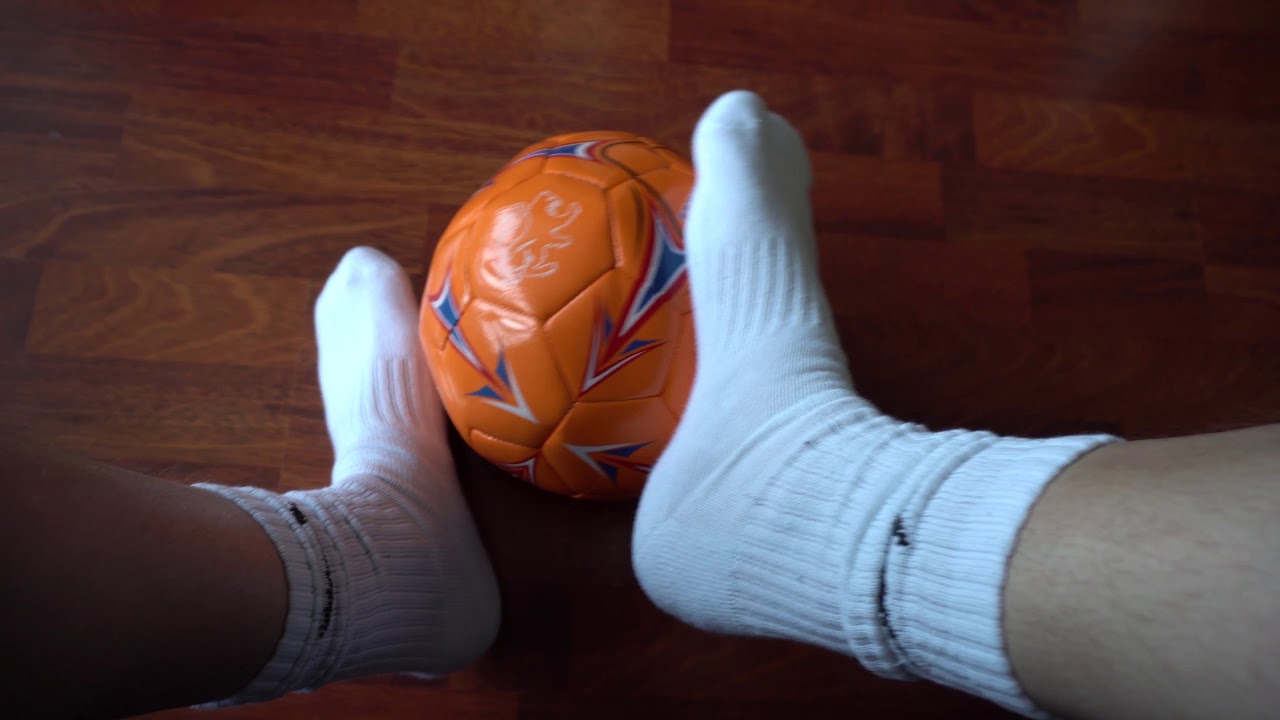 White Nike sports socks 1
