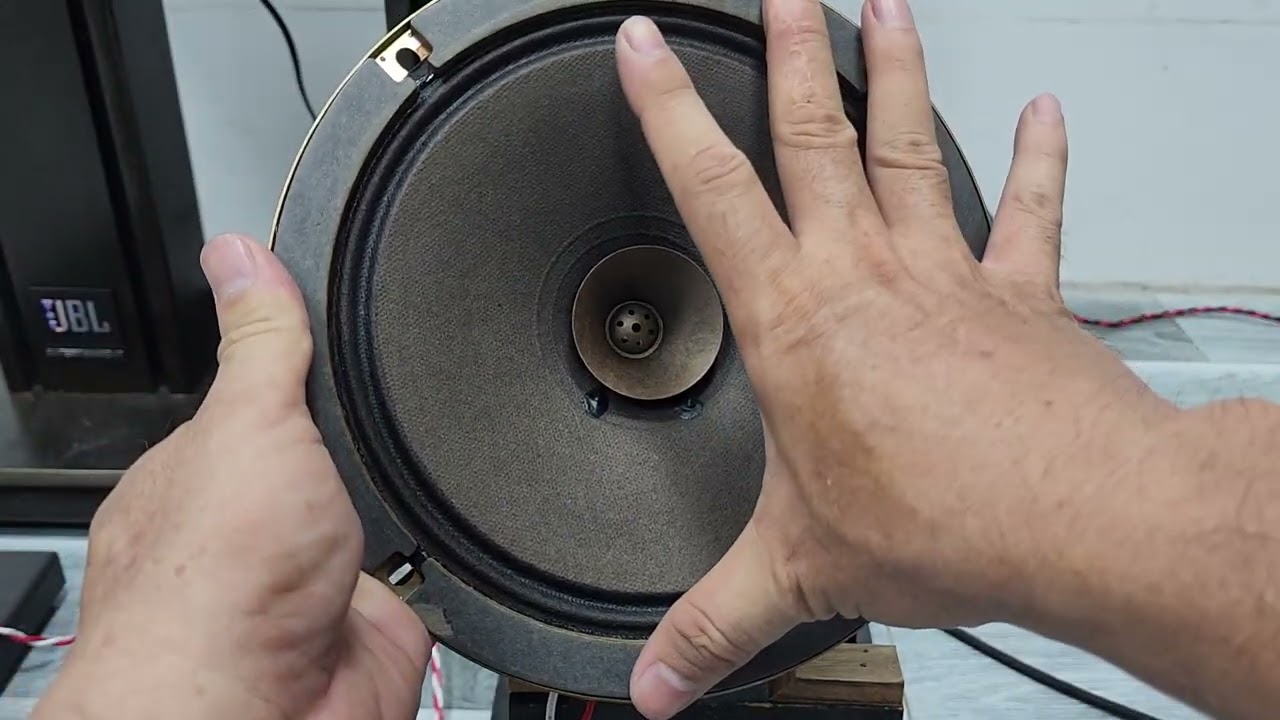 Loa toàn dải Sony Bass 20 quá hay, giá chỉ 2tr2 ạ