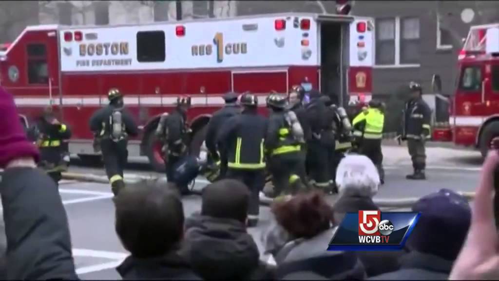 More than 150 firefighters race to Beacon Street to battle blaze