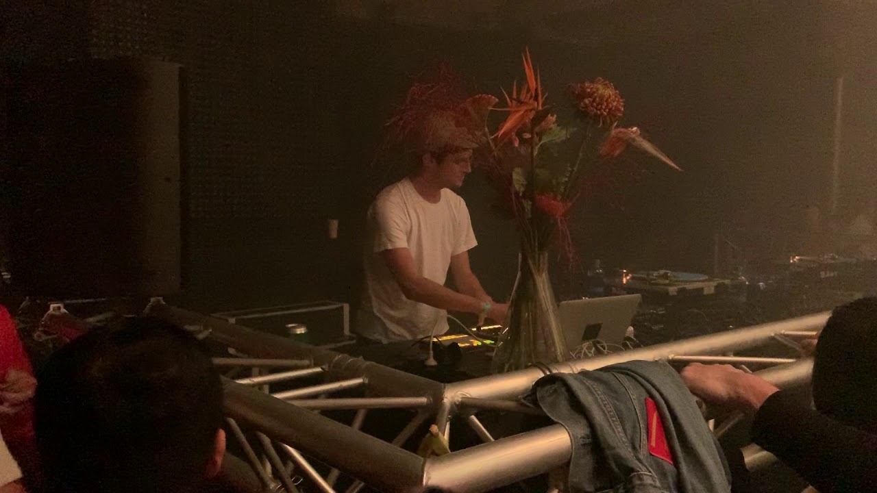 Leafar Legov @ Giegling Paradiso 102019 Leafar Legov - Your Vibe