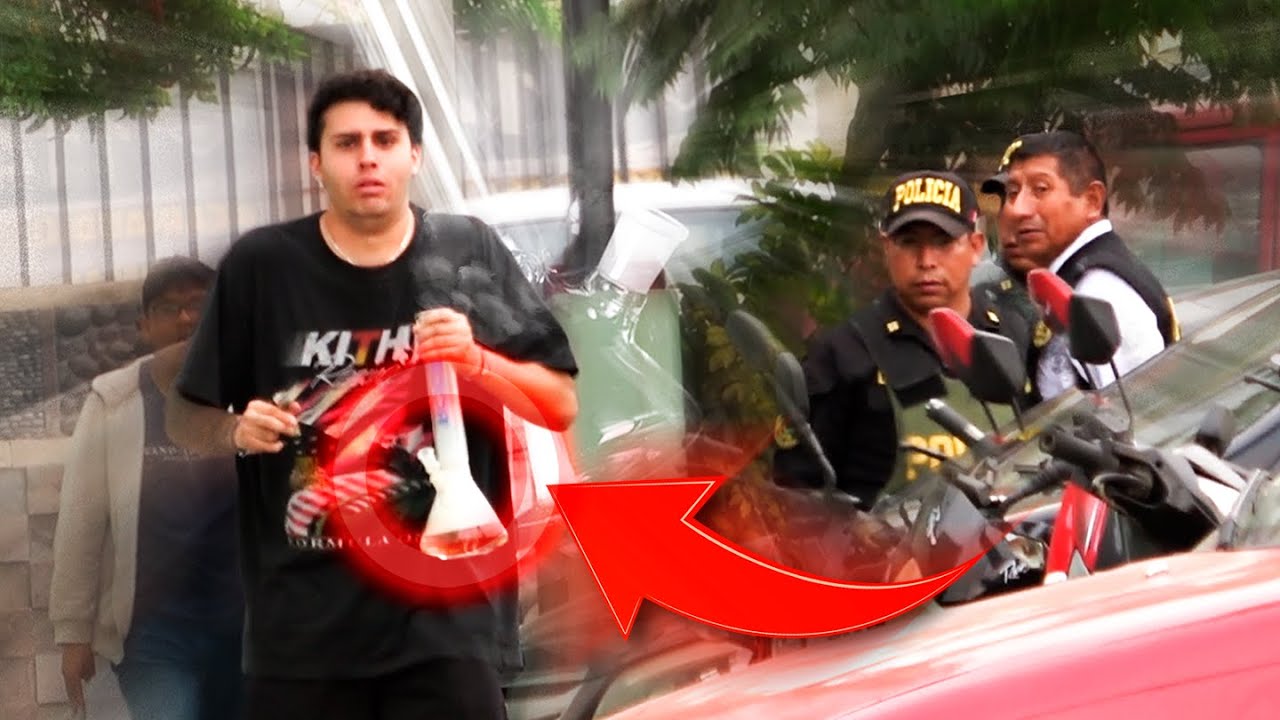 FUMANDO en un BONG EN LA CALLE !! BROMA A POLICIAS