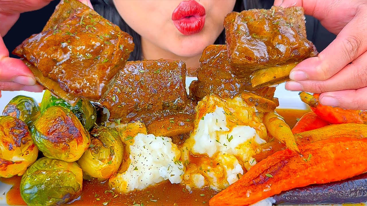 ASMR BEEF SHORT RIBS WITH ROASTED VEGGIES & GRAVY | EATING SOUNDS | MUKBANG | ASMR PHAN