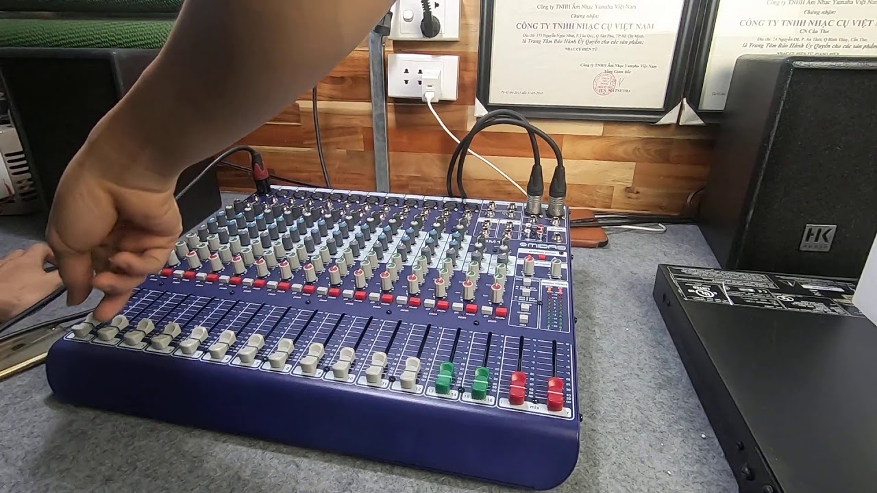 Kết hợp midas DM16 và Yamaha SPX2000 , chạy ở chế độ vừa echo và reverb