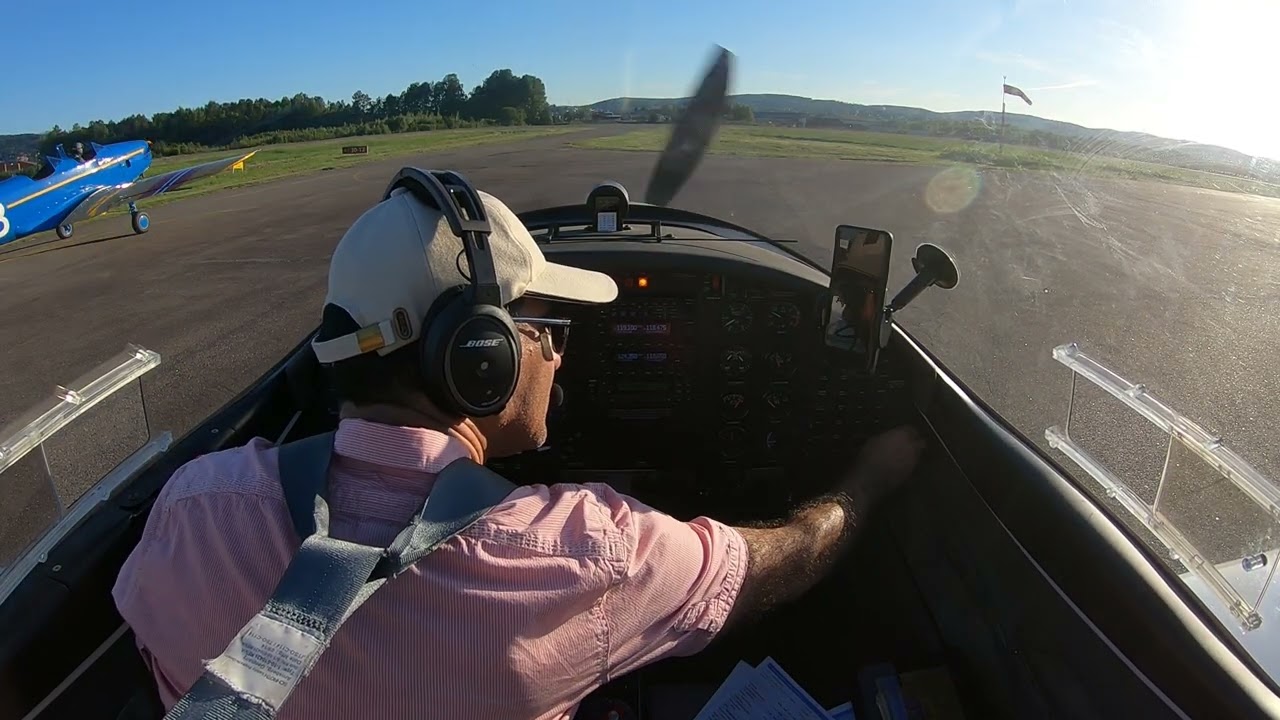 01 Taxi to runway
