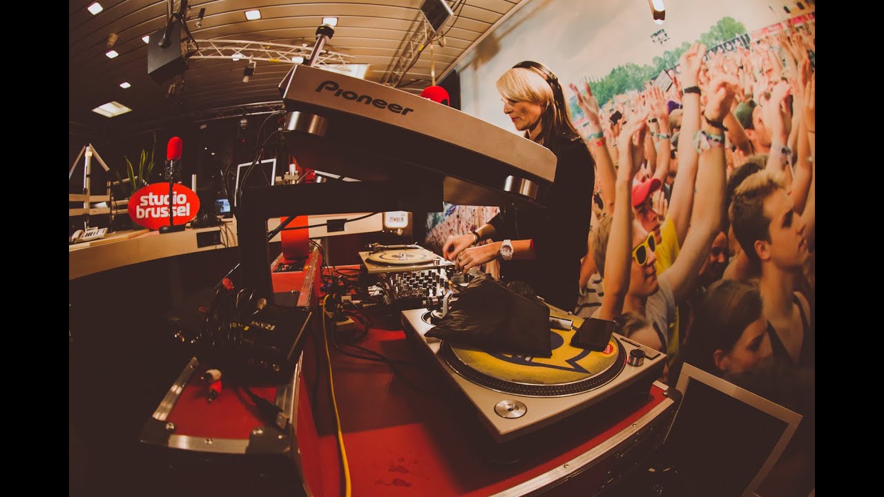 Sister Bliss (Faithless) DJ-set at Studio Brussels