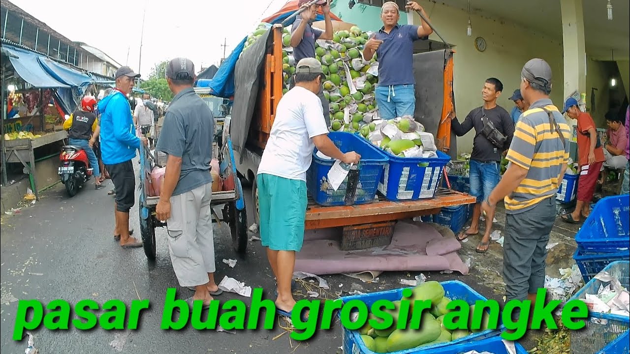 traditional fruit market,pasar buah murah grosir angke jakarta
