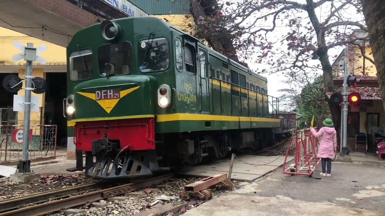 EM120 và h2601 chạy vào buổi trưa rét mướt (22-1-2026)