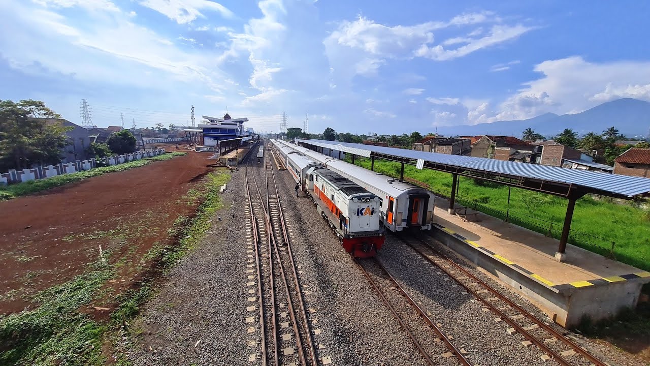 NONTON KERETA API SIANG DI STASIUN RANCAEKEK DAN MELIHAT DIPO KERETA CEPAT