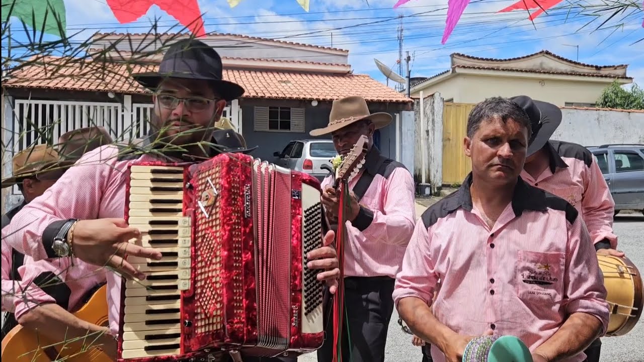 Folia de Reis Estrela de Ouro de Itapecerica-MG, chegada no ponto do Café - 08/02/2026.
