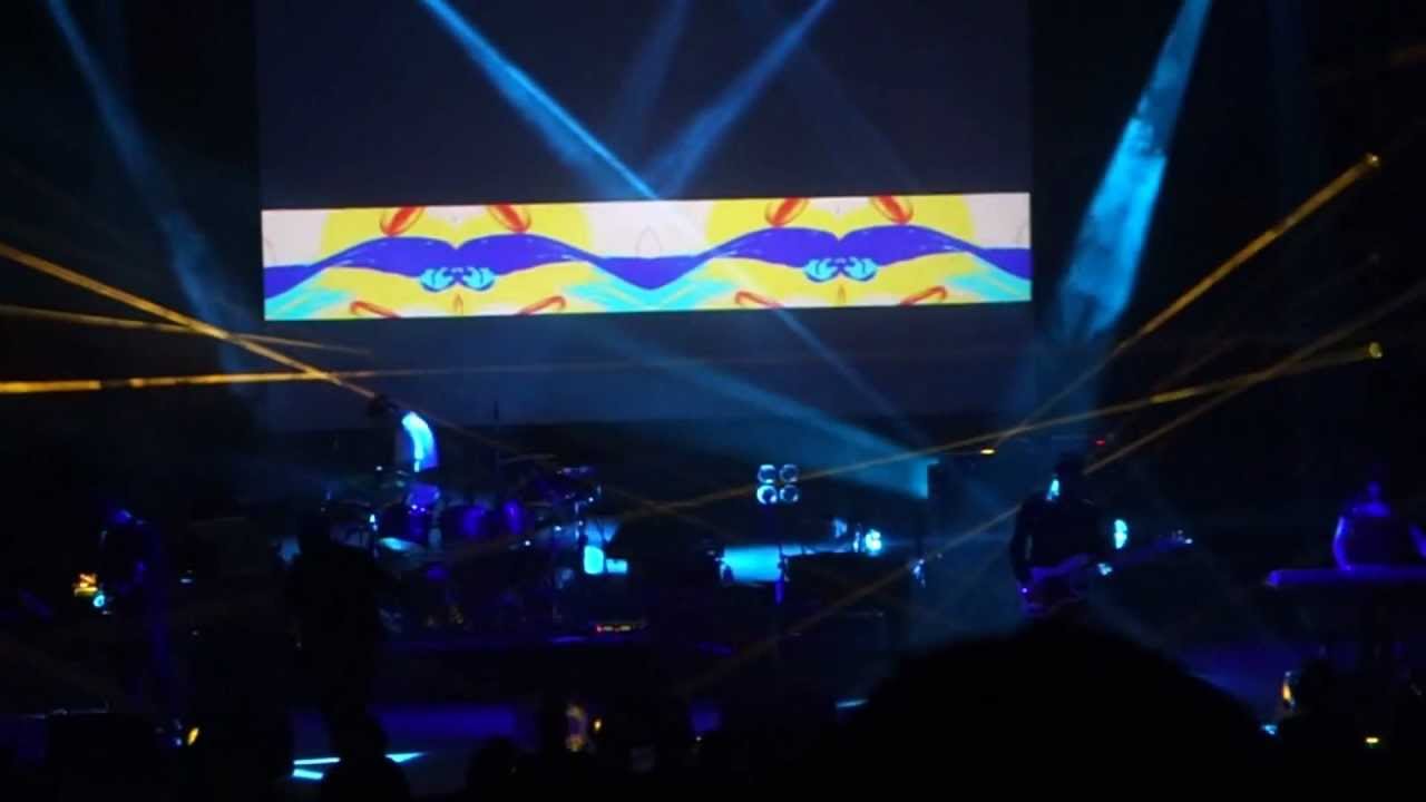 New Order - Bizarre Love Triangle (Toronto, Sony Centre, 23/10/2012) [5/9]
