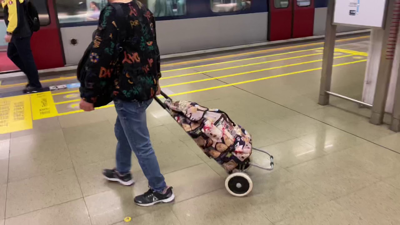 Hong Kong MTR Trip - Transit at Hung Hom (West Rail Line to East Rail Line)