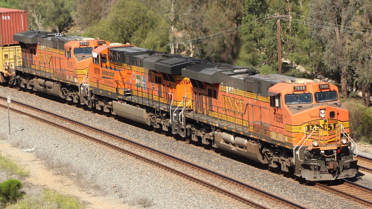(BNSF 25th Anniversary Unit!) BNSF & Metrolink action in Corona!