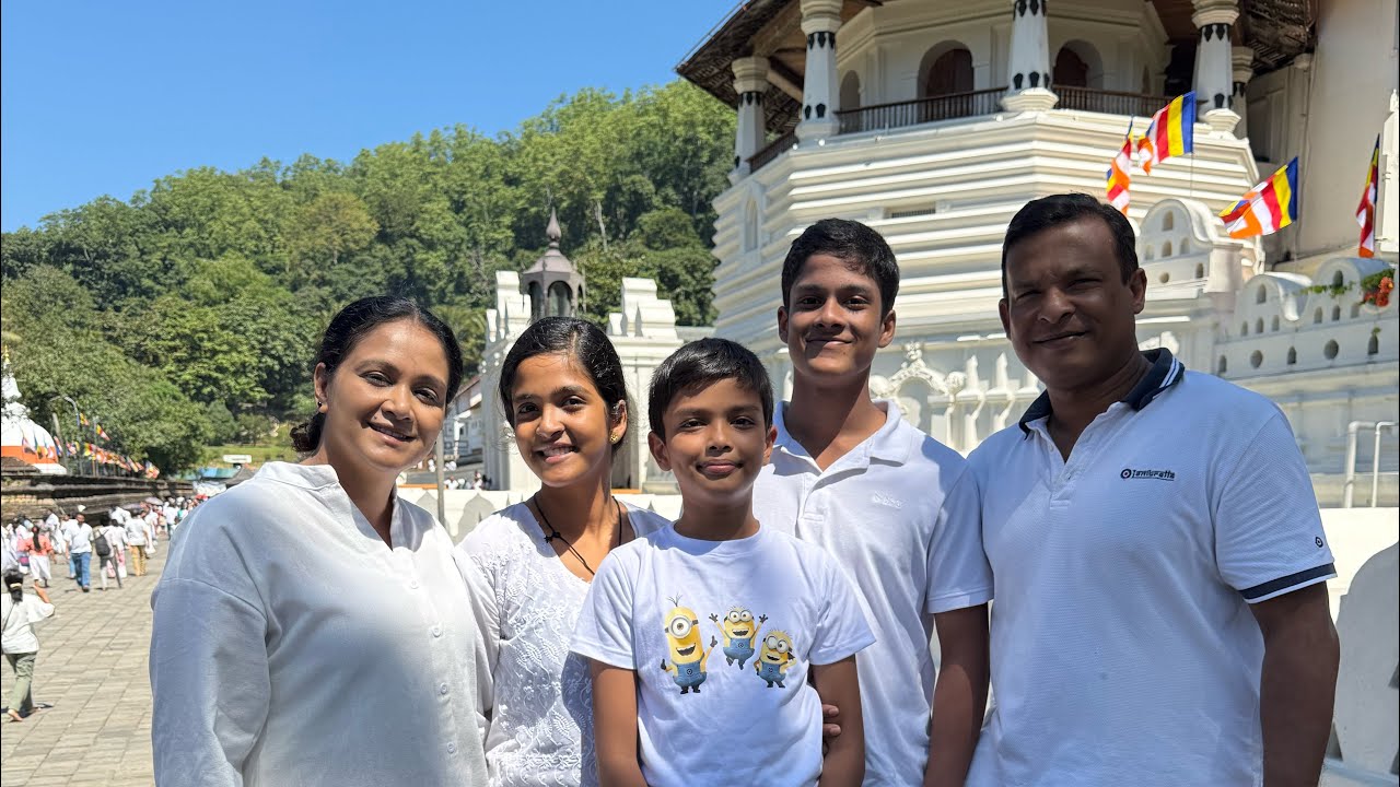 1st vlog of the year at Kandy Dalada Maliga🙏