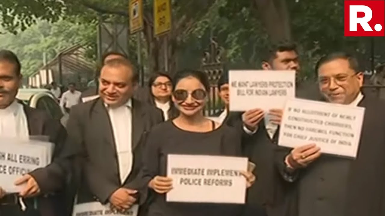 After Clash At Tis Hazari Court, Lawyers Protest At Patiala House Court In New Delhi