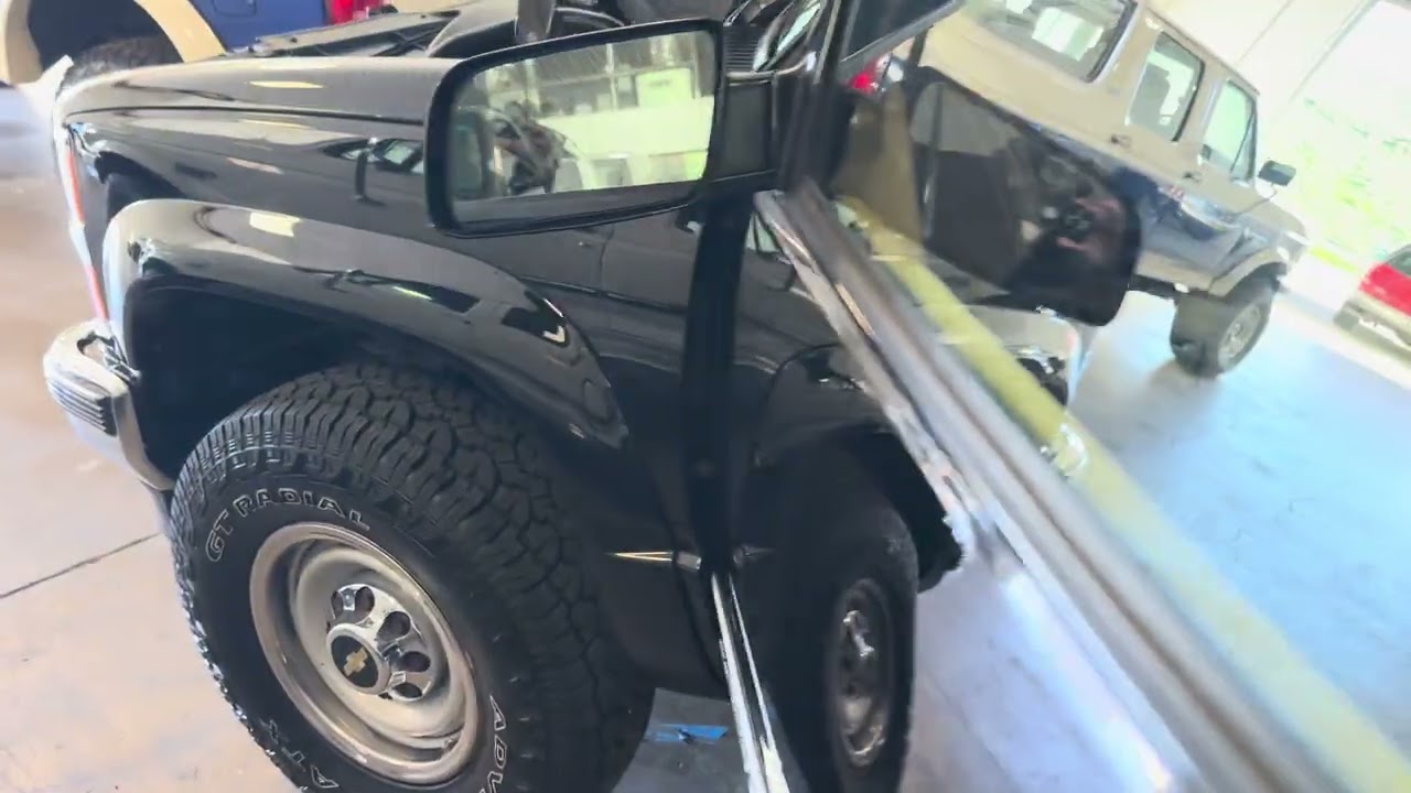 1994 Suburban K2500 - Cold Start