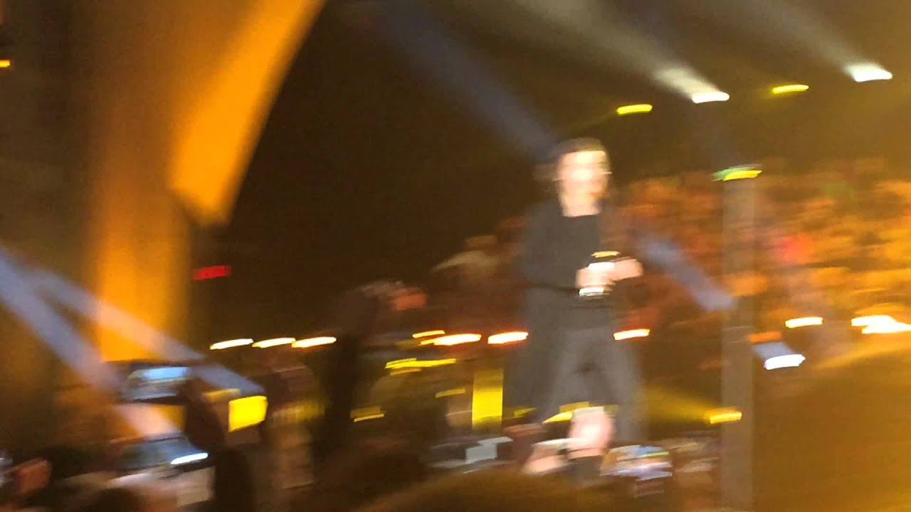 One Direction: Girl Almighty Live from Universal