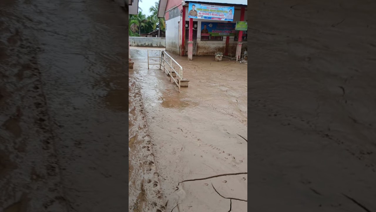 kondisi terkini sdn 5 muara batu, semua sarana di dalam sekolah rusak.