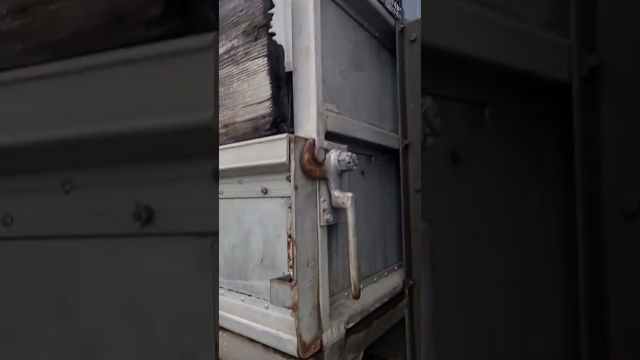 Berna VN2 Milit&auml;rlastwagen rar mit spezieller Ladung!