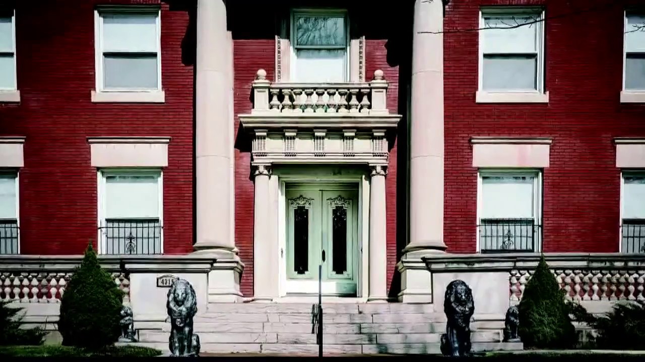 Tour a Central West End mansion