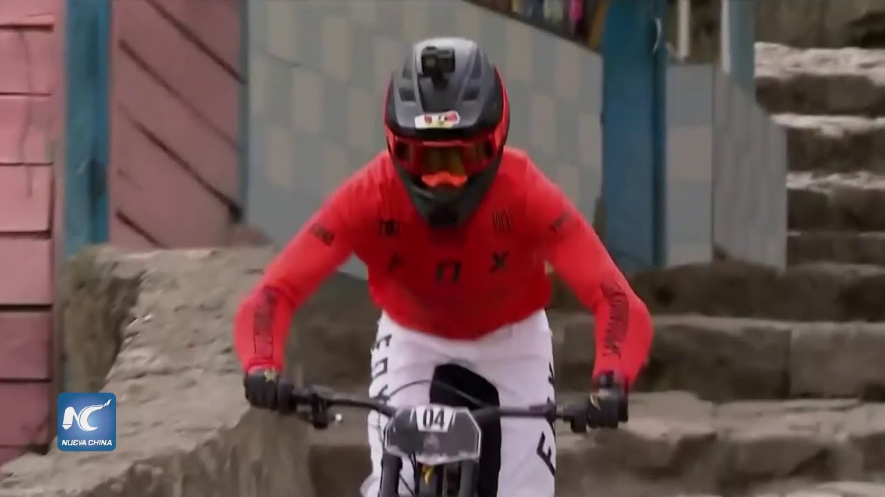 Realizan carrera de &ldquo;downhill urbano&rdquo; m&aacute;s larga del mundo en cerro tutelar de Monserrate de Bogot&aacute;
