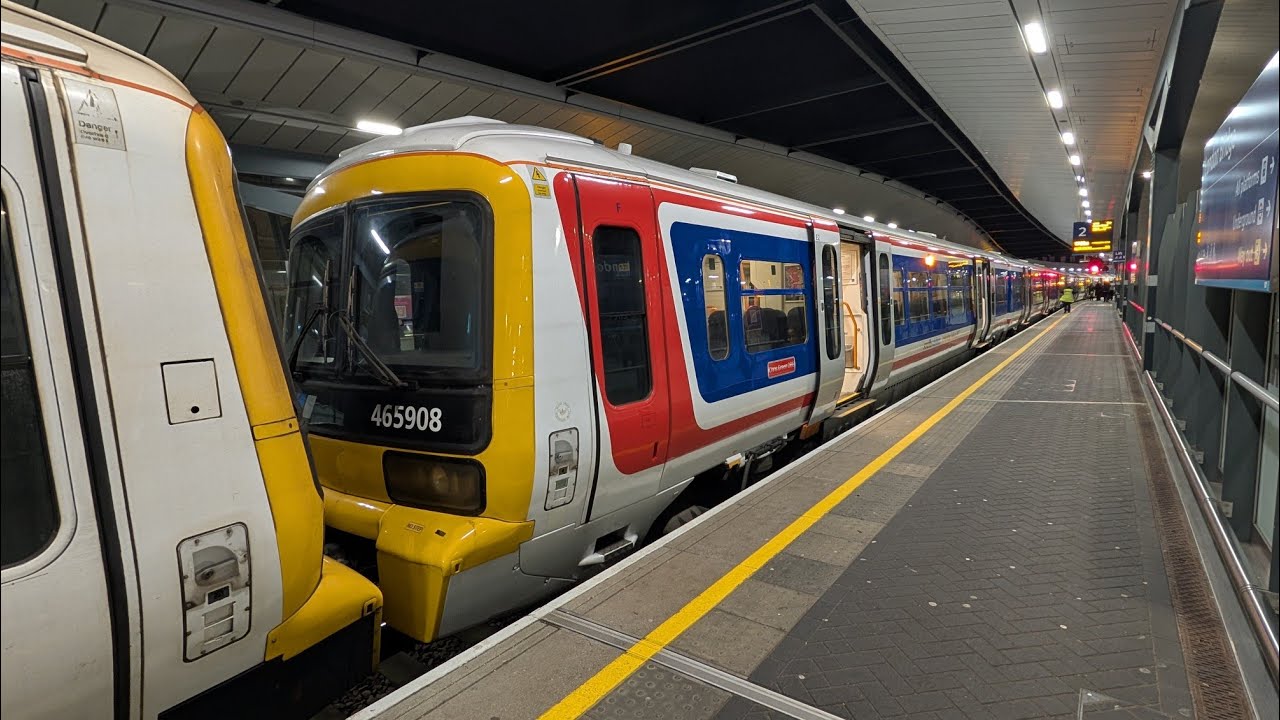 Trains at London Waterloo and London Bridge, December 2025
