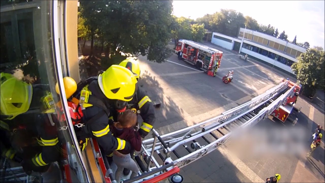 Kellerbrand in Gesamtschule Hochneukirch