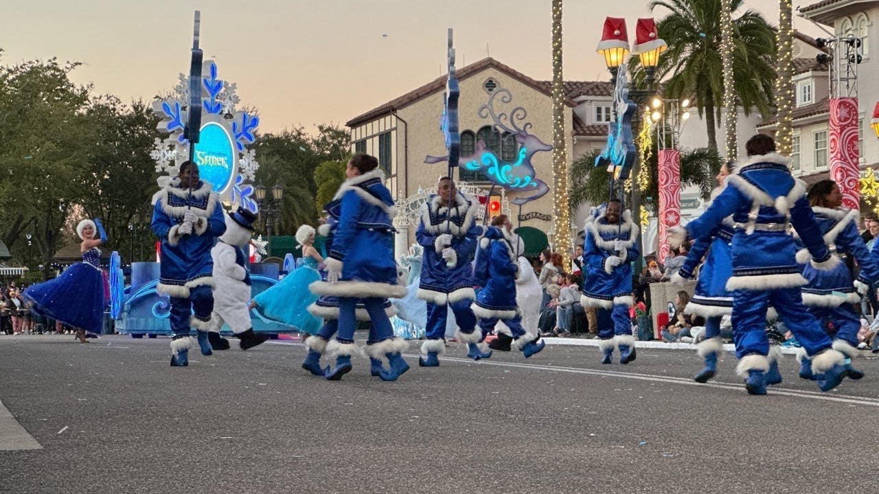🔴LIVE UNIVERSAL STUDIOS ORLANDO HOLIDAY PARADE!
