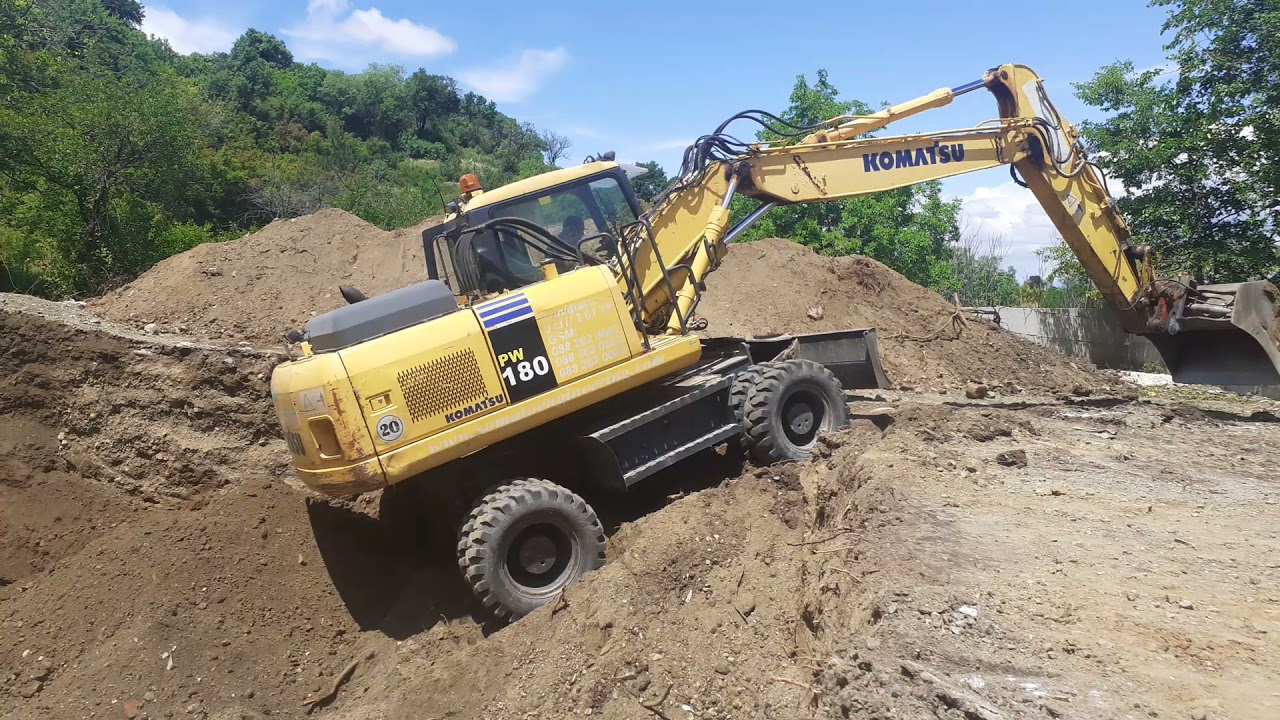 KOMATSU PW180