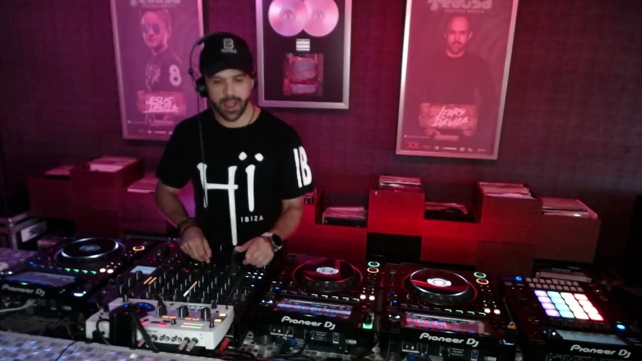 Block & Crown Live from Puebla Mexico (tracklist in description)