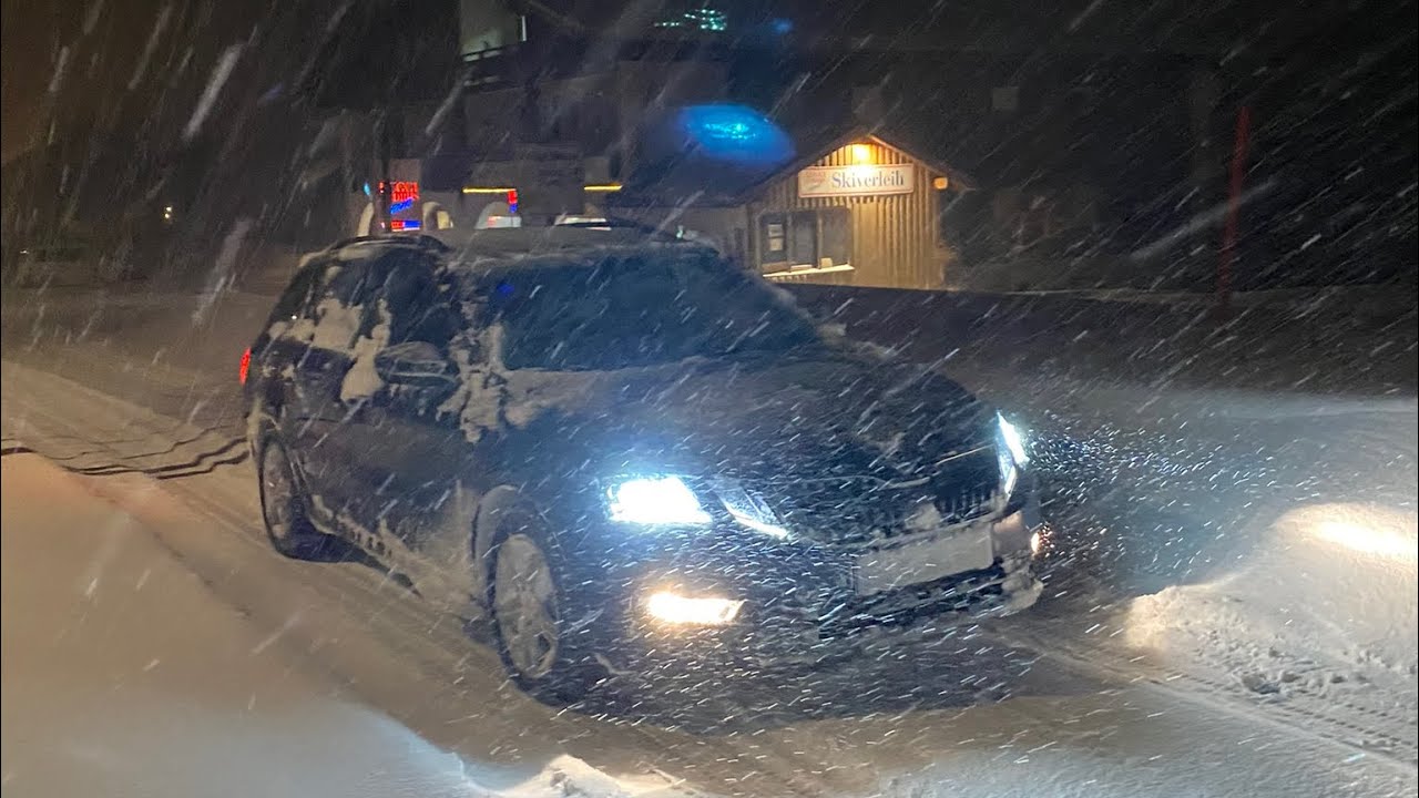 Skoda Octavia 4x4 bei extremen Schneefall, Riedbergpass, Balderschwang, Ohne Allrad keine Chance! 4k