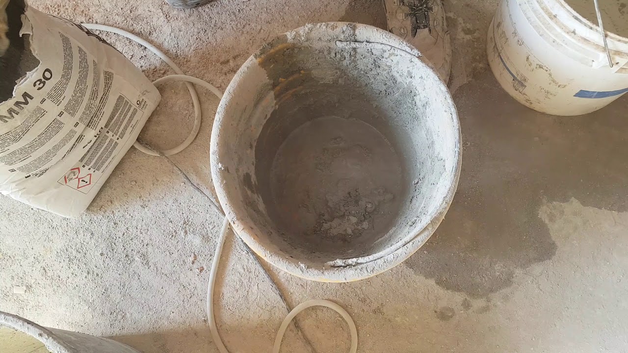 Come preparare la malta per la posa dei  forati .